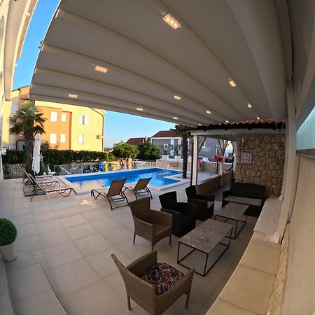 Apartments Sun Dance With Heated Pool Novalja Exteriér fotografie