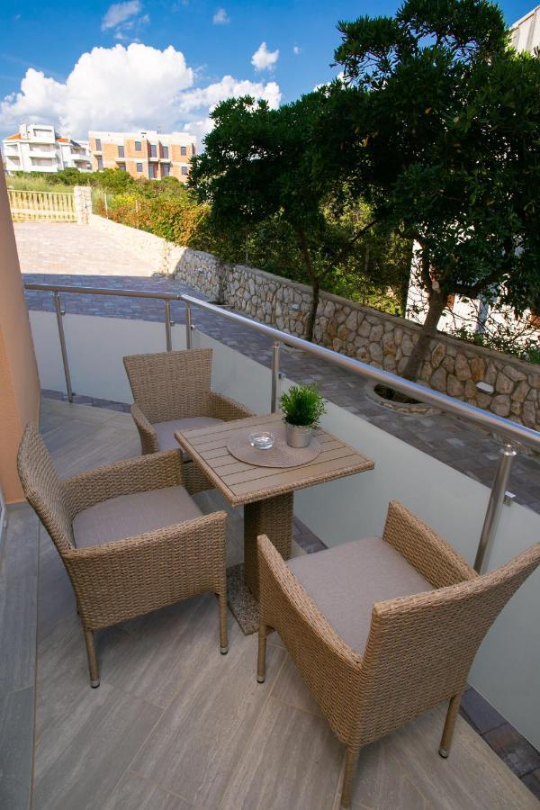 Apartments Sun Dance With Heated Pool Novalja Exteriér fotografie