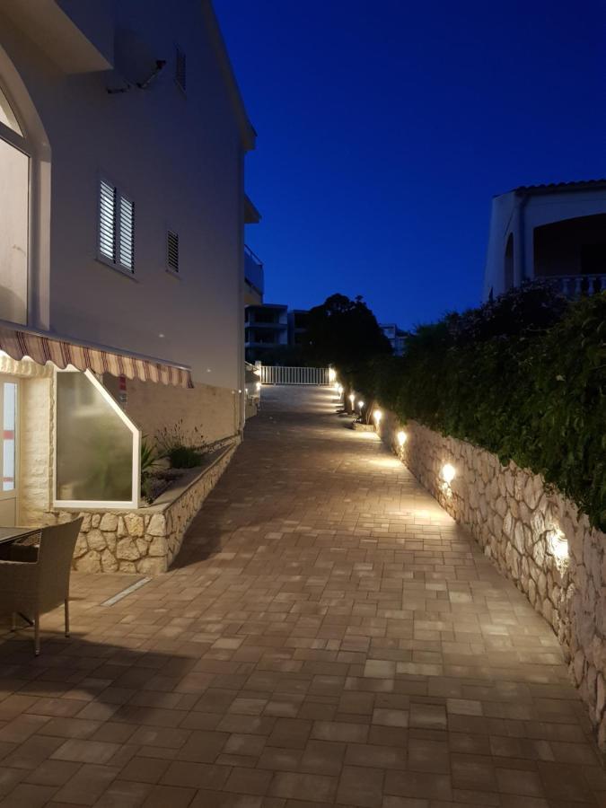 Apartments Sun Dance With Heated Pool Novalja Exteriér fotografie